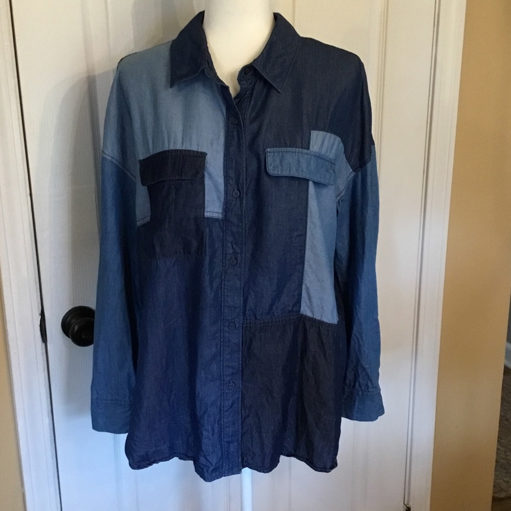a.n.a Colorblock Denim Button-Down Shirt in Multiple Blues Size L